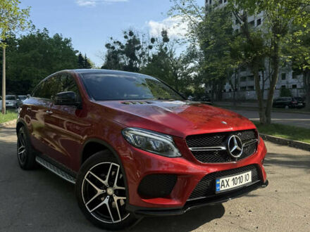 Мерседес ГЛЕ-Класс 2016 в Киеве на Automoto.ua Красный Мерседес ГЛЕ-Класс, объемом двигателя 2.99 л и пробегом 87 тыс. км за 49800 $, фото 1 на Automoto.ua