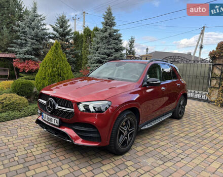 Мерседес ГЛЕ-Класс 2019 в Киеве на Automoto.ua Красный Мерседес ГЛЕ-Класс, объемом двигателя 2.93 л и пробегом 138 тыс. км за 58000 $, фото 1 на Automoto.ua