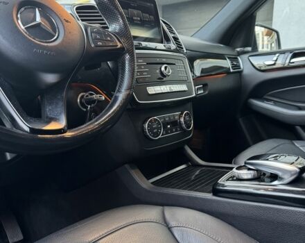 Серый Мерседес ГЛЕ-Класс, объемом двигателя 3 л и пробегом 310 тыс. км за 33000 $, фото 15 на Automoto.ua