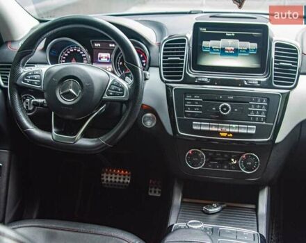 Мерседес ГЛЕ-Класс 2015 в Киеве на Automoto.ua Серый Мерседес ГЛЕ-Класс, объемом двигателя 2.99 л и пробегом 155 тыс. км за 43999 $, фото 24 на Automoto.ua