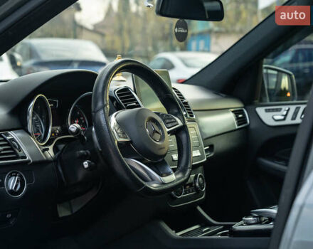 Серый Мерседес ГЛЕ-Класс, объемом двигателя 2.99 л и пробегом 253 тыс. км за 37500 $, фото 24 на Automoto.ua