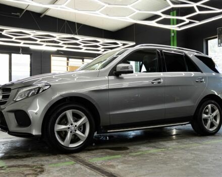 Серый Мерседес ГЛЕ-Класс, объемом двигателя 3.5 л и пробегом 145 тыс. км за 23900 $, фото 5 на Automoto.ua
