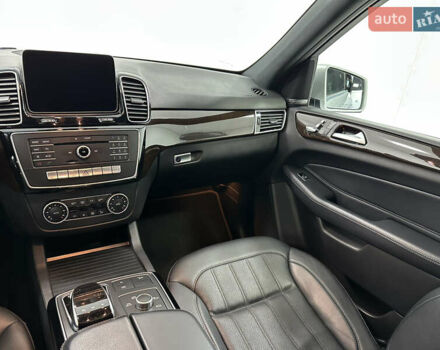 Серый Мерседес ГЛЕ-Класс, объемом двигателя 3.5 л и пробегом 40 тыс. км за 29999 $, фото 16 на Automoto.ua