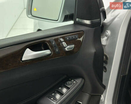 Серый Мерседес ГЛЕ-Класс, объемом двигателя 3.5 л и пробегом 40 тыс. км за 29999 $, фото 12 на Automoto.ua