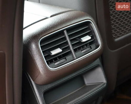 Серый Мерседес ГЛЕ-Класс, объемом двигателя 2 л и пробегом 82 тыс. км за 71999 $, фото 44 на Automoto.ua