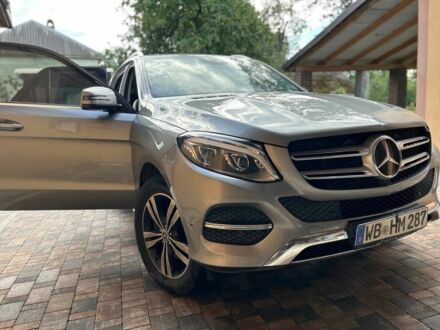 Серый Мерседес ГЛЕ-Класс, объемом двигателя 3 л и пробегом 315 тыс. км за 33000 $, фото 1 на Automoto.ua