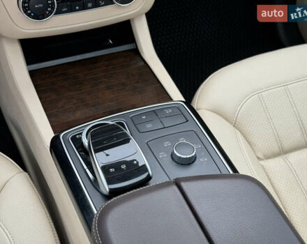 Синий Мерседес ГЛЕ-Класс, объемом двигателя 3.5 л и пробегом 142 тыс. км за 20999 $, фото 78 на Automoto.ua