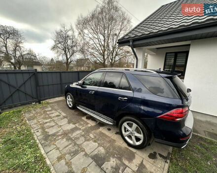 Синий Мерседес ГЛЕ-Класс, объемом двигателя 3.5 л и пробегом 169 тыс. км за 31000 $, фото 1 на Automoto.ua