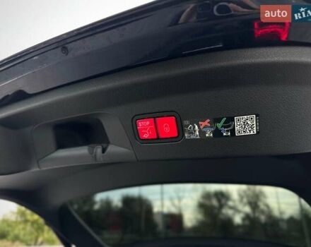 Синий Мерседес ГЛЕ-Класс, объемом двигателя 1.99 л и пробегом 53 тыс. км за 82999 $, фото 34 на Automoto.ua