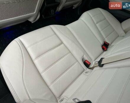 Синий Мерседес ГЛЕ-Класс, объемом двигателя 1.99 л и пробегом 53 тыс. км за 82999 $, фото 53 на Automoto.ua