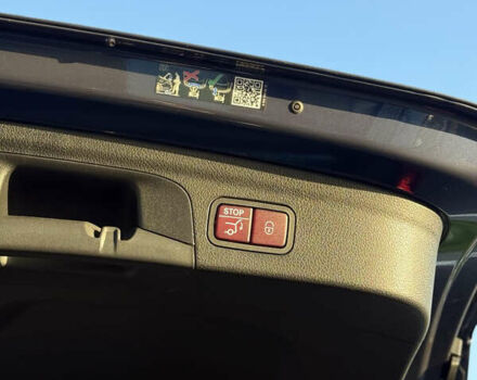 Синий Мерседес ГЛЕ-Класс, объемом двигателя 1.99 л и пробегом 30 тыс. км за 77000 $, фото 21 на Automoto.ua