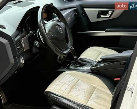 Мерседес ГЛК-Класс 2008 в Одессе на Automoto.ua Белый Мерседес ГЛК-Класс, объемом двигателя 3 л и пробегом 290 тыс. км за 12190 $, фото 9 на Automoto.ua