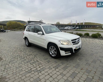 Мерседес ГЛК-Класс 2010 в Береговом на Automoto.ua Белый Мерседес ГЛК-Класс, объемом двигателя 2.14 л и пробегом 278 тыс. км за 12000 $, фото 3 на Automoto.ua