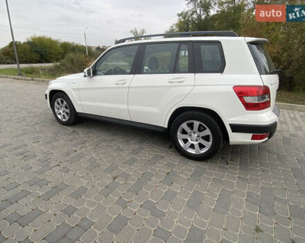 Мерседес ГЛК-Класс 2010 в Береговом на Automoto.ua Белый Мерседес ГЛК-Класс, объемом двигателя 2.14 л и пробегом 278 тыс. км за 12000 $, фото 6 на Automoto.ua