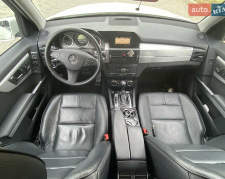 Мерседес ГЛК-Класс 2010 в Береговом на Automoto.ua Белый Мерседес ГЛК-Класс, объемом двигателя 2.14 л и пробегом 278 тыс. км за 12000 $, фото 12 на Automoto.ua