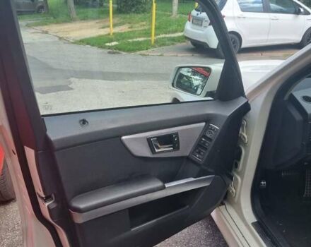 Мерседес ГЛК-Класс 2010 в Луцке на Automoto.ua Белый Мерседес ГЛК-Класс, объемом двигателя 2.1 л и пробегом 210 тыс. км за 14000 $, фото 3 на Automoto.ua