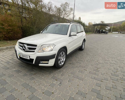 Мерседес ГЛК-Класс 2010 в Береговом на Automoto.ua Белый Мерседес ГЛК-Класс, объемом двигателя 2.14 л и пробегом 278 тыс. км за 12000 $, фото 4 на Automoto.ua