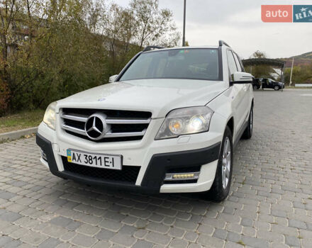 Мерседес ГЛК-Класс 2010 в Береговом на Automoto.ua Белый Мерседес ГЛК-Класс, объемом двигателя 2.14 л и пробегом 278 тыс. км за 12000 $, фото 1 на Automoto.ua