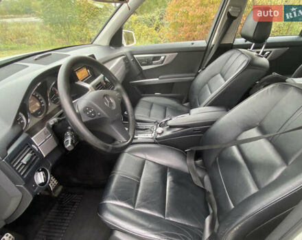 Мерседес ГЛК-Класс 2010 в Береговом на Automoto.ua Белый Мерседес ГЛК-Класс, объемом двигателя 2.14 л и пробегом 278 тыс. км за 12000 $, фото 11 на Automoto.ua
