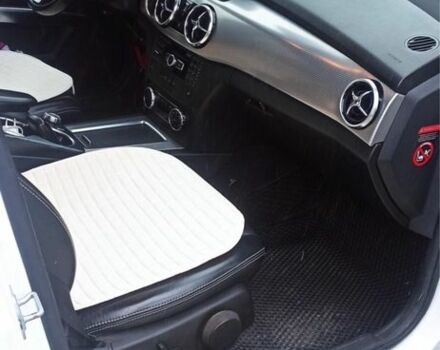 Белый Мерседес ГЛК-Класс, объемом двигателя 2.1 л и пробегом 235 тыс. км за 14000 $, фото 3 на Automoto.ua