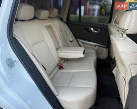 Мерседес ГЛК-Класс 2014 в Киеве на Automoto.ua Белый Мерседес ГЛК-Класс, объемом двигателя 2.14 л и пробегом 268 тыс. км за 20490 $, фото 10 на Automoto.ua