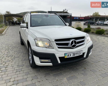 Белый Мерседес ГЛК-Класс, объемом двигателя 2.14 л и пробегом 278 тыс. км за 12000 $, фото 1 на Automoto.ua