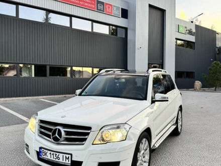 Мерседес ГЛК-Класс 2010 в Ровно на Automoto.ua Белый Мерседес ГЛК-Класс, объемом двигателя 2.14 л и пробегом 321 тыс. км за 16500 $, фото 1 на Automoto.ua