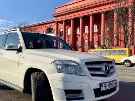 Мерседес ГЛК-Класс 2012 в Киеве на Automoto.ua Белый Мерседес ГЛК-Класс, объемом двигателя 2.14 л и пробегом 275 тыс. км за 15999 $, фото 1 на Automoto.ua