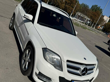 Мерседес ГЛК-Класс 2013 в Запорожье на Automoto.ua Белый Мерседес ГЛК-Класс, объемом двигателя 2.14 л и пробегом 360 тыс. км за 17500 $, фото 1 на Automoto.ua