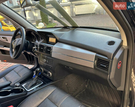 Черный Мерседес ГЛК-Класс, объемом двигателя 2.14 л и пробегом 280 тыс. км за 12650 $, фото 141 на Automoto.ua