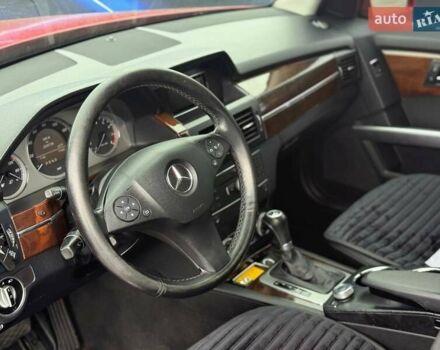 Мерседес ГЛК-Класс 2010 в Запорожье на Automoto.ua Красный Мерседес ГЛК-Класс, объемом двигателя 3.5 л и пробегом 224 тыс. км за 13699 $, фото 7 на Automoto.ua