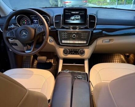 Черный Мерседес ГЛС 350, объемом двигателя 3 л и пробегом 209 тыс. км за 35800 $, фото 2 на Automoto.ua