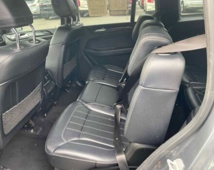Сірий Мерседес GLS 450, об'ємом двигуна 3 л та пробігом 216 тис. км за 22000 $, фото 13 на Automoto.ua