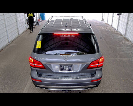 Сірий Мерседес GLS 450, об'ємом двигуна 3 л та пробігом 216 тис. км за 22000 $, фото 4 на Automoto.ua