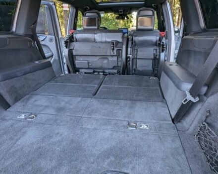 Серый Мерседес GLS 450, объемом двигателя 3 л и пробегом 68 тыс. км за 36900 $, фото 12 на Automoto.ua