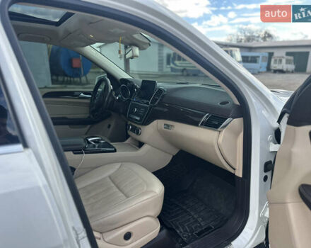 Белый Мерседес ГЛС-Класс, объемом двигателя 3 л и пробегом 165 тыс. км за 32000 $, фото 13 на Automoto.ua