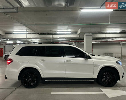 Мерседес ГЛС-Класс 2016 у Києві на Automoto.ua Білий Мерседес ГЛС-Класс, об'ємом двигуна 5.46 л та пробігом 165 тис. км за 43000 $, фото 3 на Automoto.ua