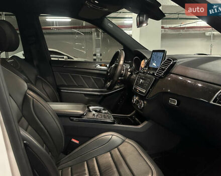 Мерседес ГЛС-Класс 2016 у Києві на Automoto.ua Білий Мерседес ГЛС-Класс, об'ємом двигуна 5.46 л та пробігом 165 тис. км за 43000 $, фото 19 на Automoto.ua