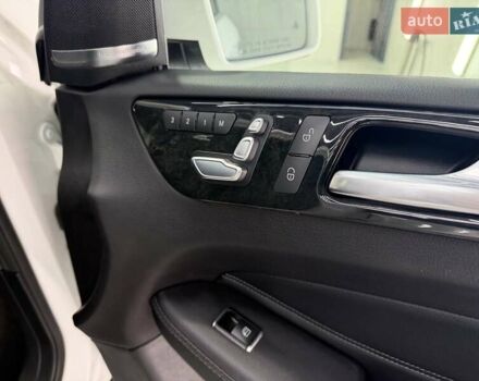 Белый Мерседес ГЛС-Класс, объемом двигателя 3 л и пробегом 150 тыс. км за 27100 $, фото 10 на Automoto.ua