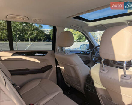 Белый Мерседес ГЛС-Класс, объемом двигателя 3 л и пробегом 137 тыс. км за 39999 $, фото 17 на Automoto.ua