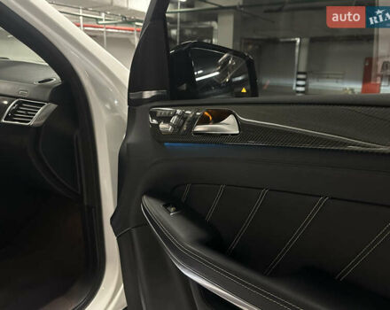 Мерседес ГЛС-Класс 2016 у Києві на Automoto.ua Білий Мерседес ГЛС-Класс, об'ємом двигуна 5.46 л та пробігом 165 тис. км за 43000 $, фото 28 на Automoto.ua