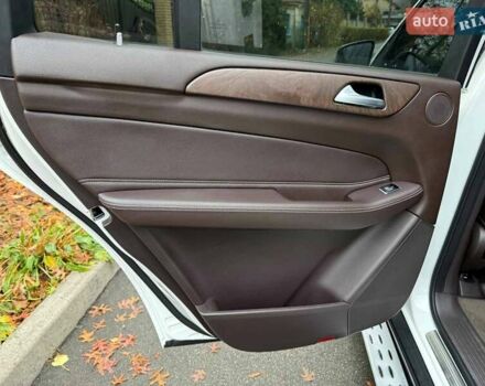 Белый Мерседес ГЛС-Класс, объемом двигателя 3 л и пробегом 80 тыс. км за 35990 $, фото 18 на Automoto.ua