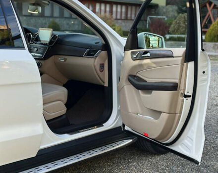 Белый Мерседес ГЛС-Класс, объемом двигателя 2.99 л и пробегом 190 тыс. км за 46800 $, фото 10 на Automoto.ua