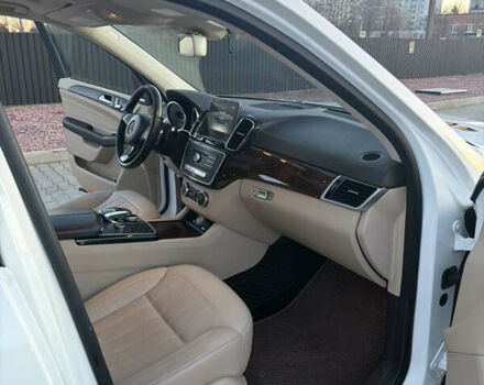 Белый Мерседес ГЛС-Класс, объемом двигателя 3 л и пробегом 79 тыс. км за 42000 $, фото 20 на Automoto.ua