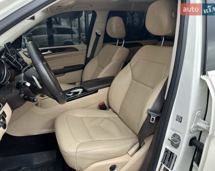 Белый Мерседес ГЛС-Класс, объемом двигателя 3 л и пробегом 80 тыс. км за 39900 $, фото 20 на Automoto.ua