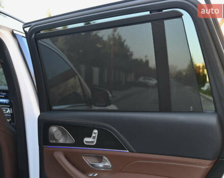 Белый Мерседес ГЛС-Класс, объемом двигателя 3 л и пробегом 17 тыс. км за 117999 $, фото 72 на Automoto.ua