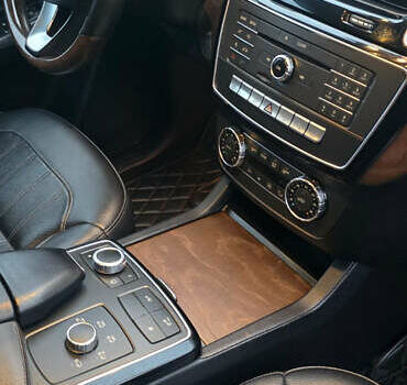 Чорний Мерседес ГЛС-Класс, об'ємом двигуна 2.99 л та пробігом 260 тис. км за 37000 $, фото 39 на Automoto.ua