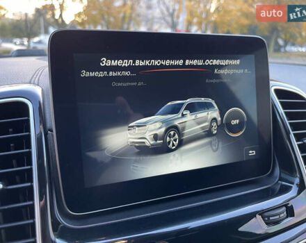 Мерседес ГЛС-Класс 2016 в Днепре (Днепропетровске) на Automoto.ua Черный Мерседес ГЛС-Класс, объемом двигателя 4.66 л и пробегом 133 тыс. км за 47999 $, фото 64 на Automoto.ua