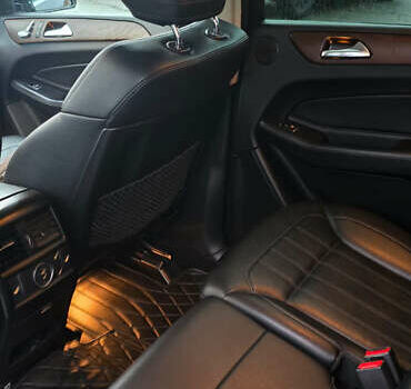 Чорний Мерседес ГЛС-Класс, об'ємом двигуна 2.99 л та пробігом 260 тис. км за 37000 $, фото 25 на Automoto.ua