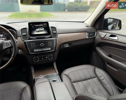 Мерседес ГЛС-Класс 2017 в Киеве на Automoto.ua Черный Мерседес ГЛС-Класс, объемом двигателя 2.99 л и пробегом 195 тыс. км за 34500 $, фото 20 на Automoto.ua